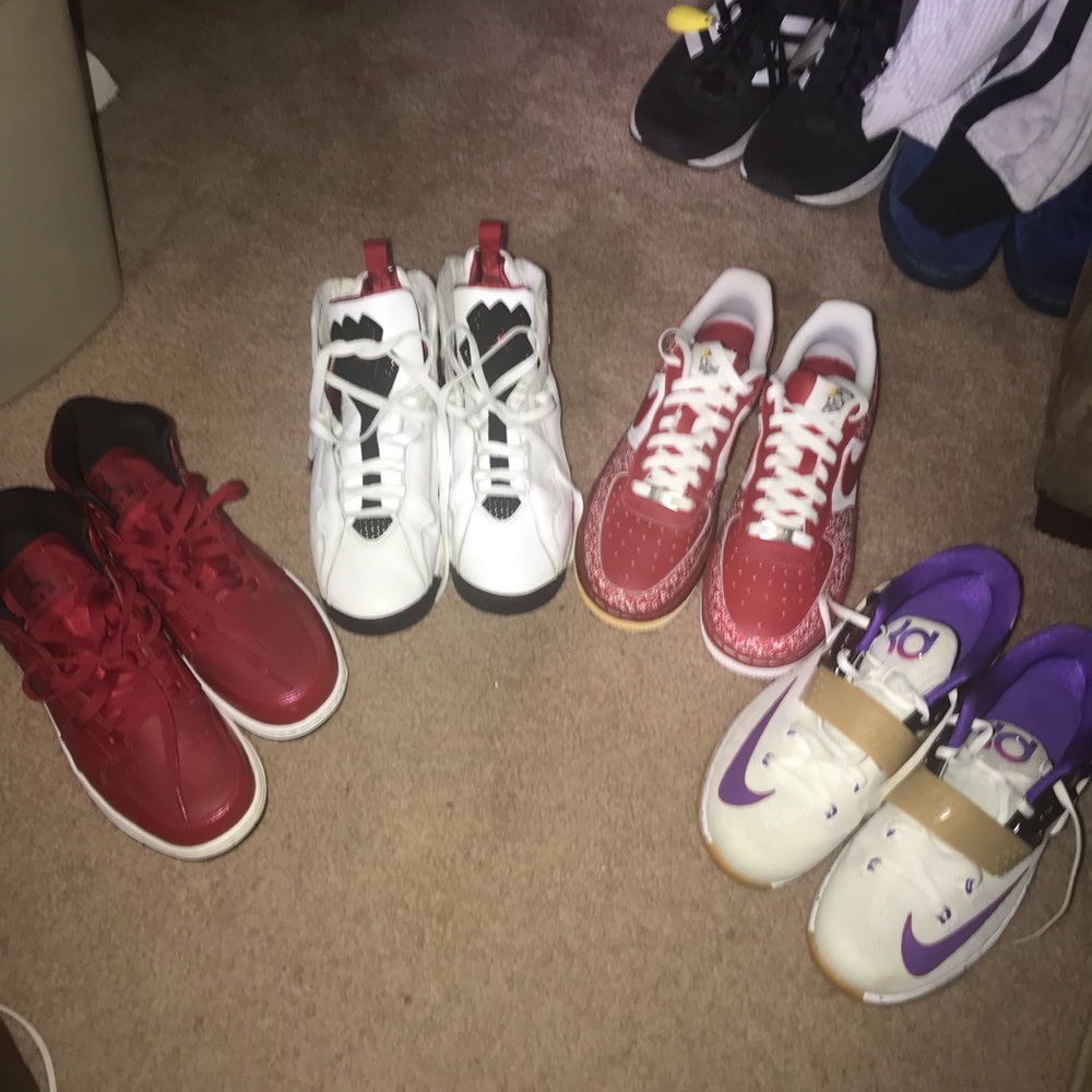 Jordan’s Nike’s size 7